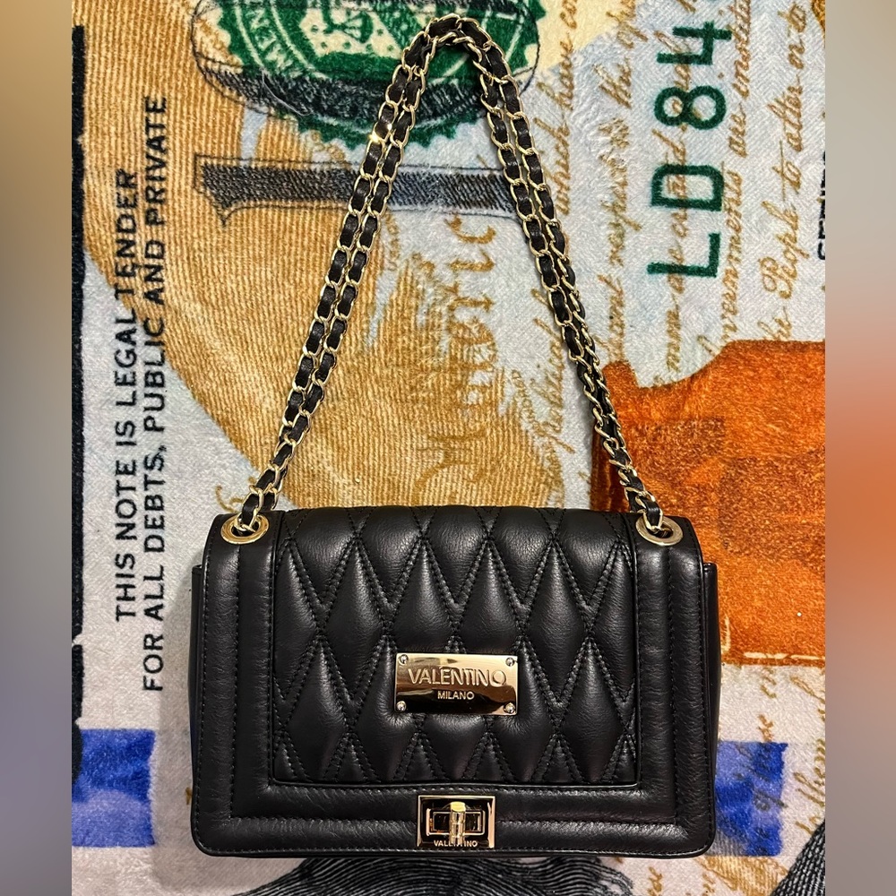 Valentino quilted shoulder/cross bag.